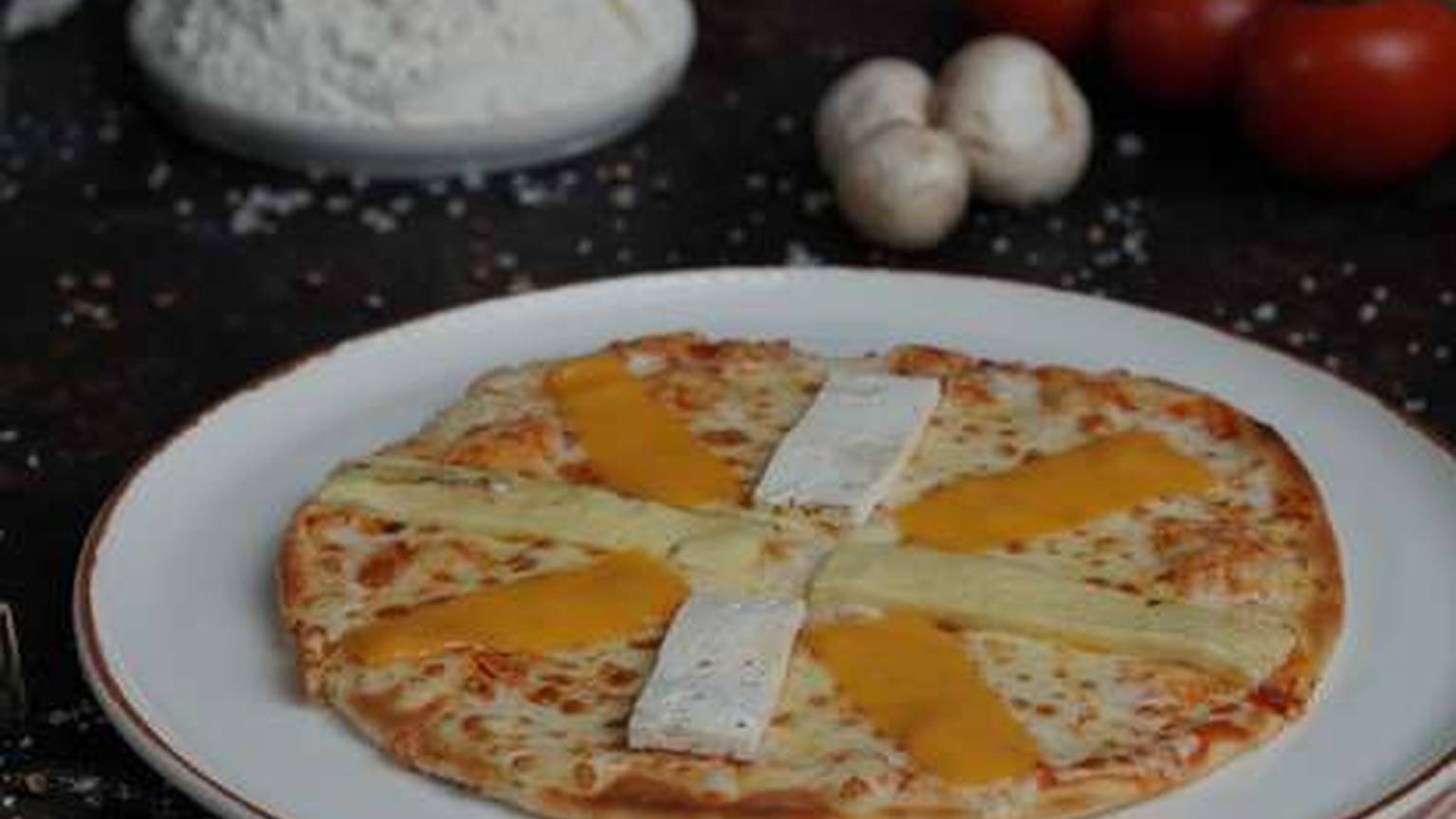 4 Peynirli Pizza